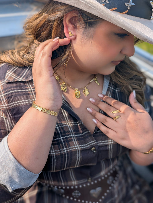 Gold Corral Charm Necklace