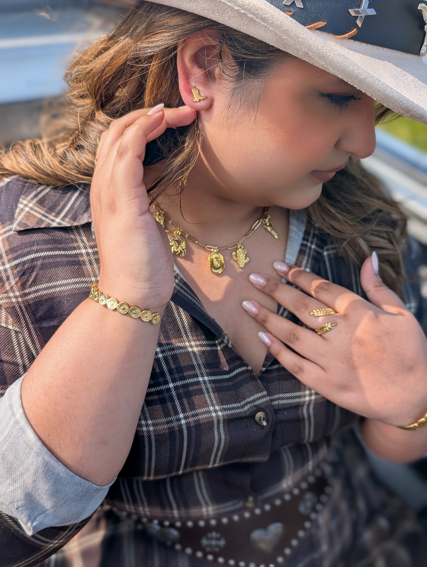 Gold Corral Charm Necklace