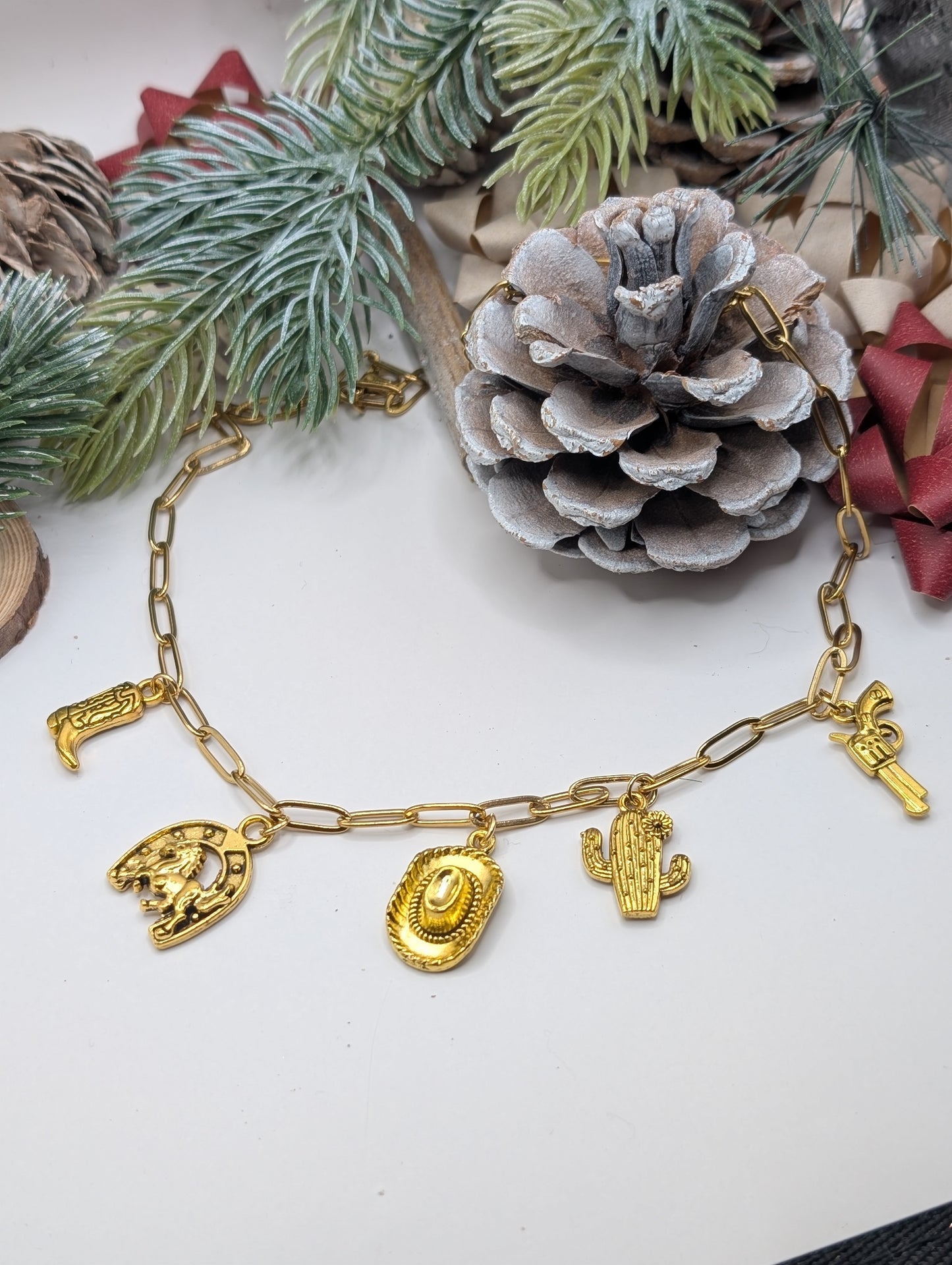 Gold Corral Charm Necklace