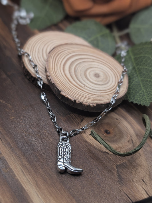 Austin boot necklace silver