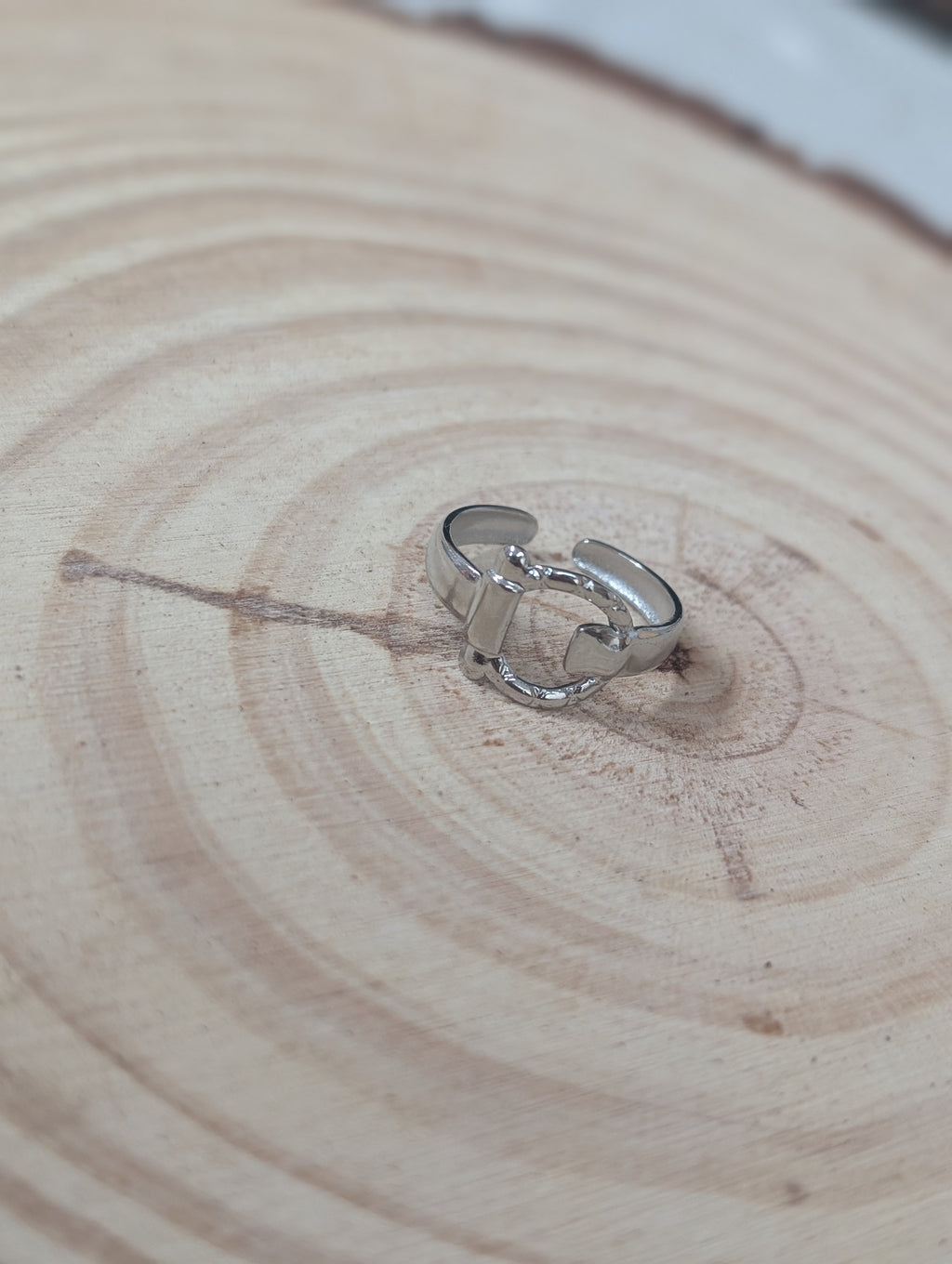 Buckle adjustable ring